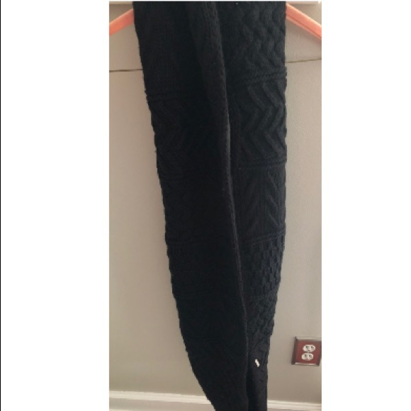 Michael Kors black circle scarf - Picture 2 of 5